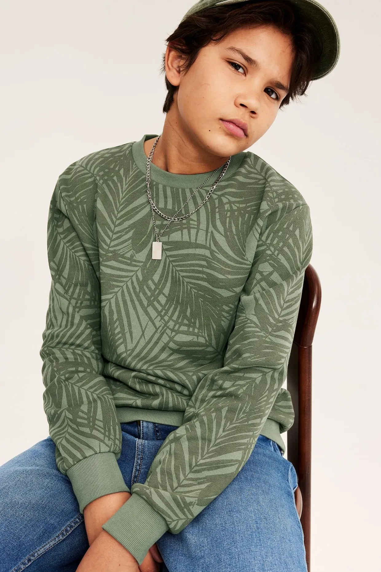 Sweatshirt