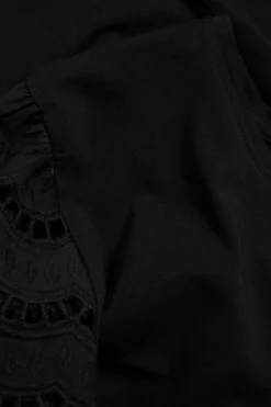 Topp med ärm i broderie anglaise