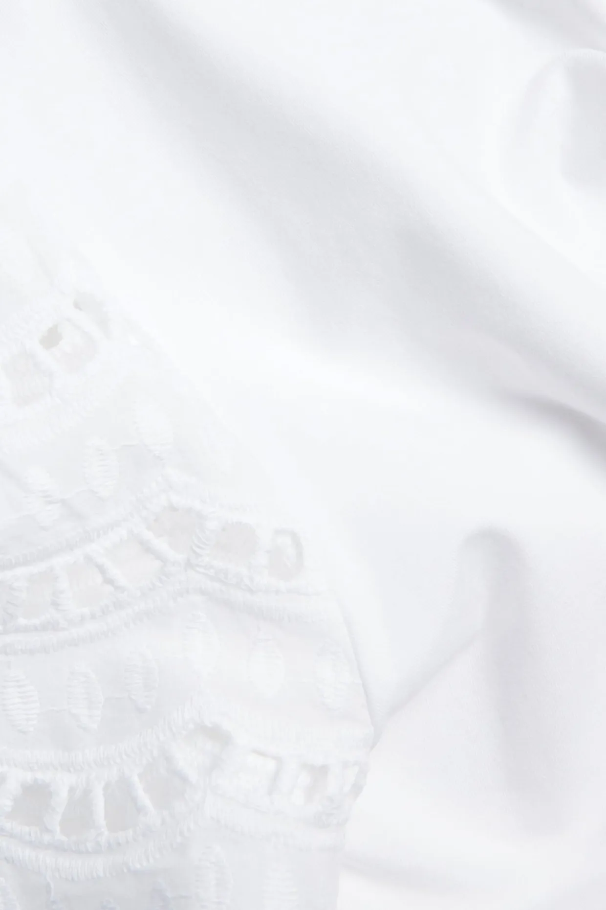 Topp med ärm i broderie anglaise