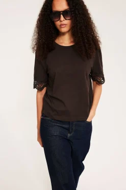 T-shirt med spets