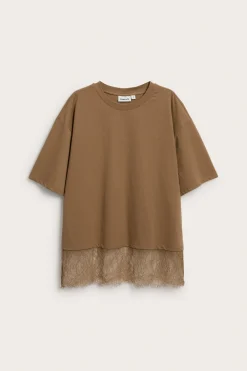 T-shirt med spetskant