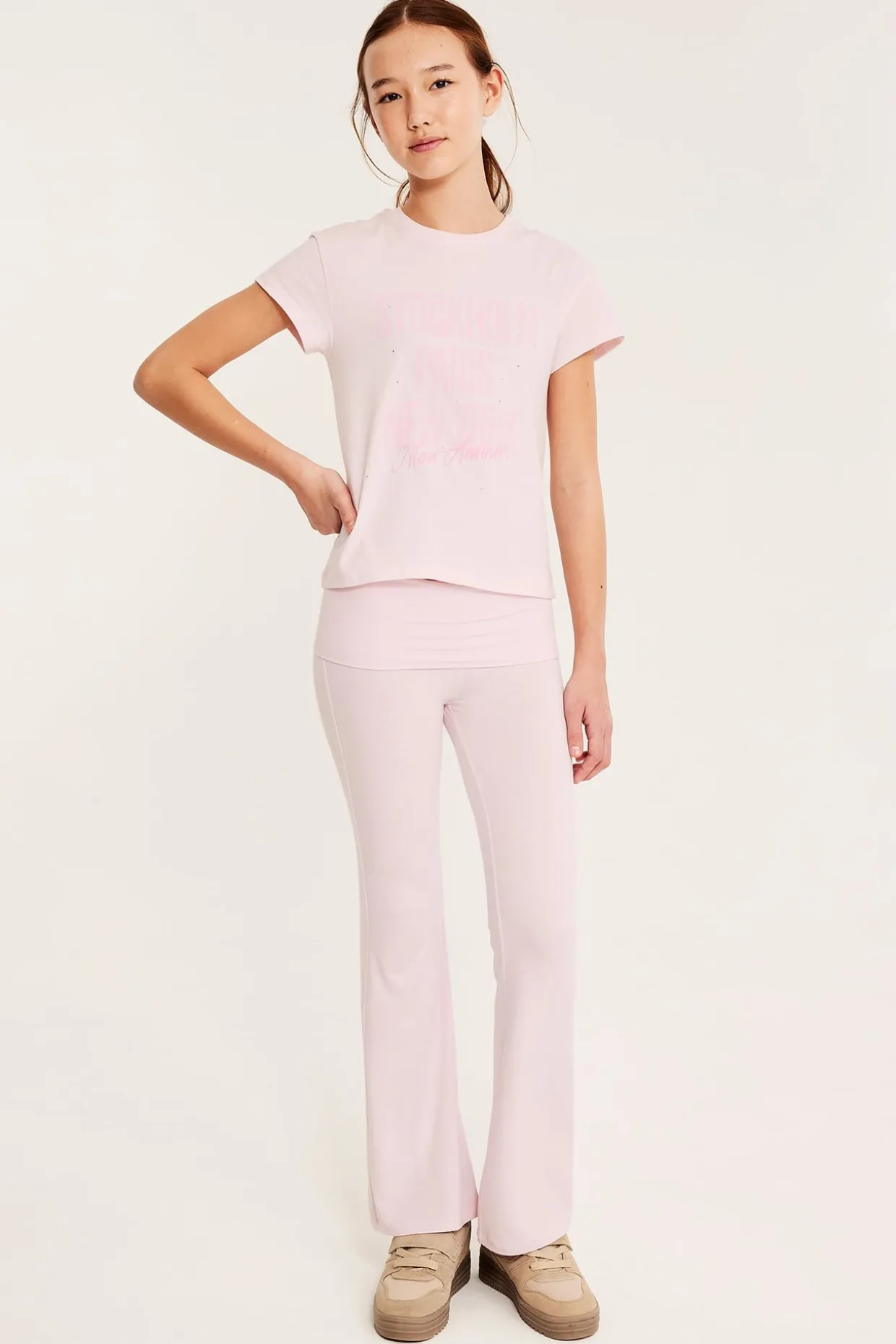 Utsvängda yoga pants