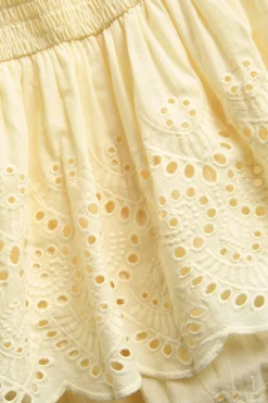 Volangklänning med broderie anglais