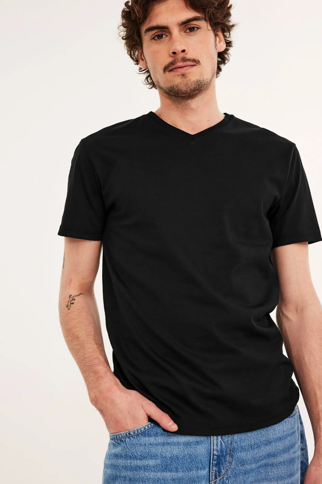V-ringad t-shirt i bomull