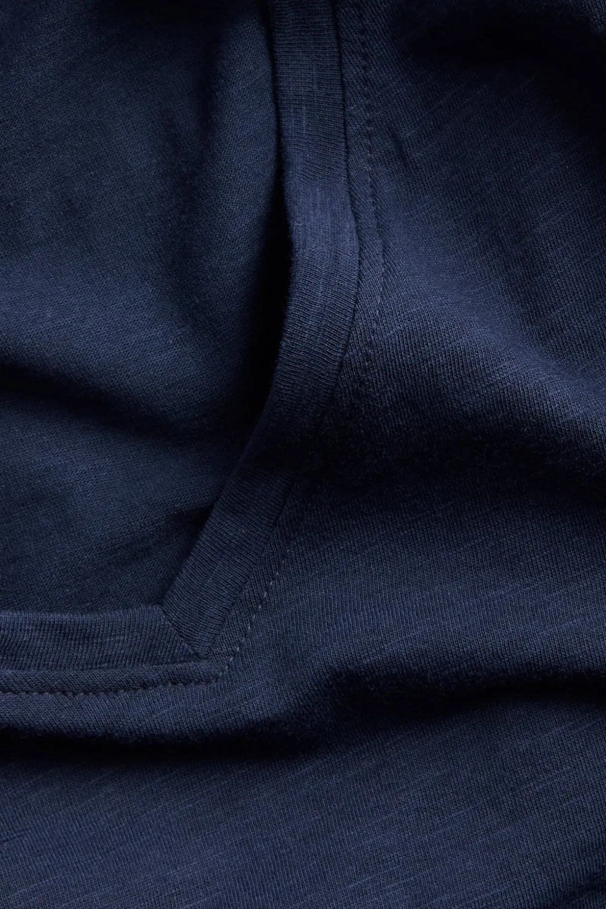 V-ringad t-shirt i bomull
