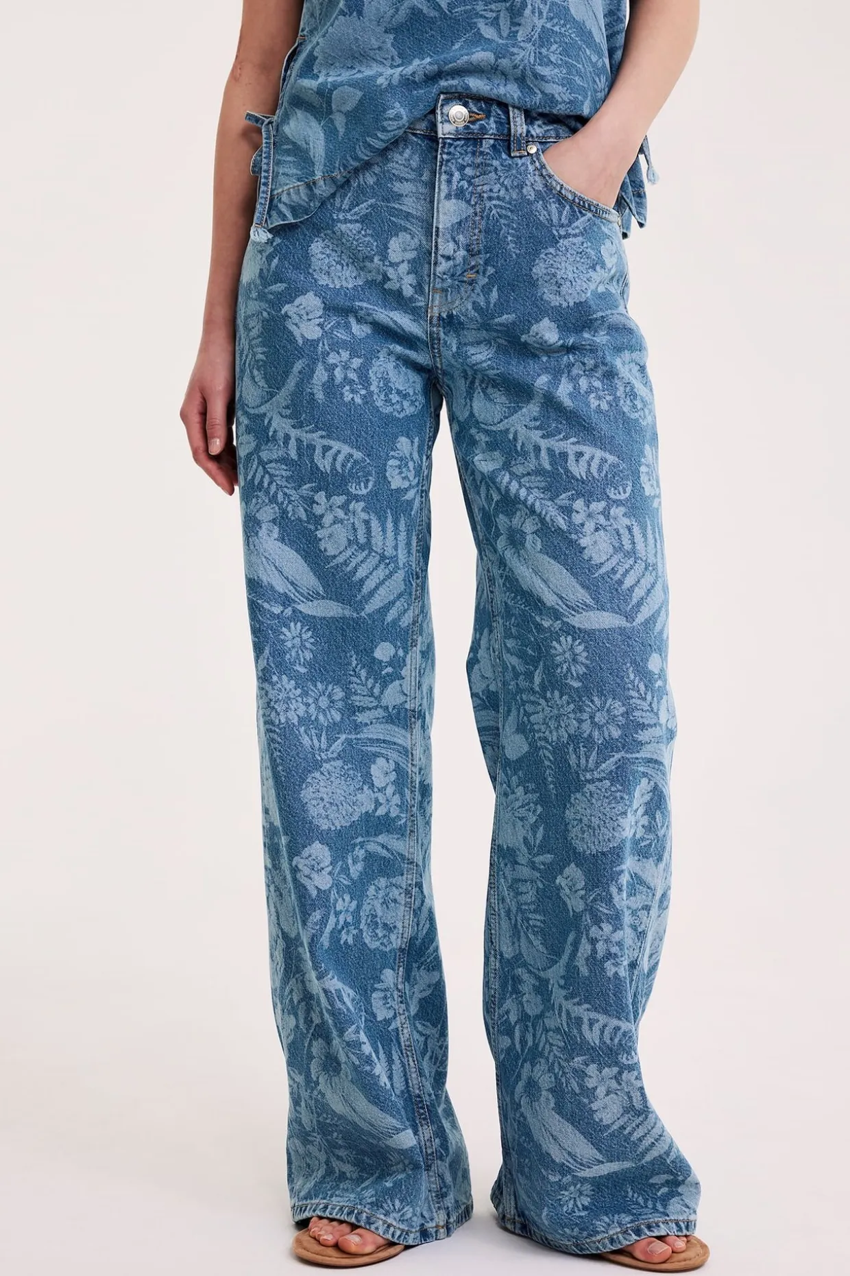 Wide jeans high waist